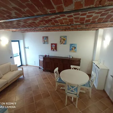 Il Glicine Apartment *